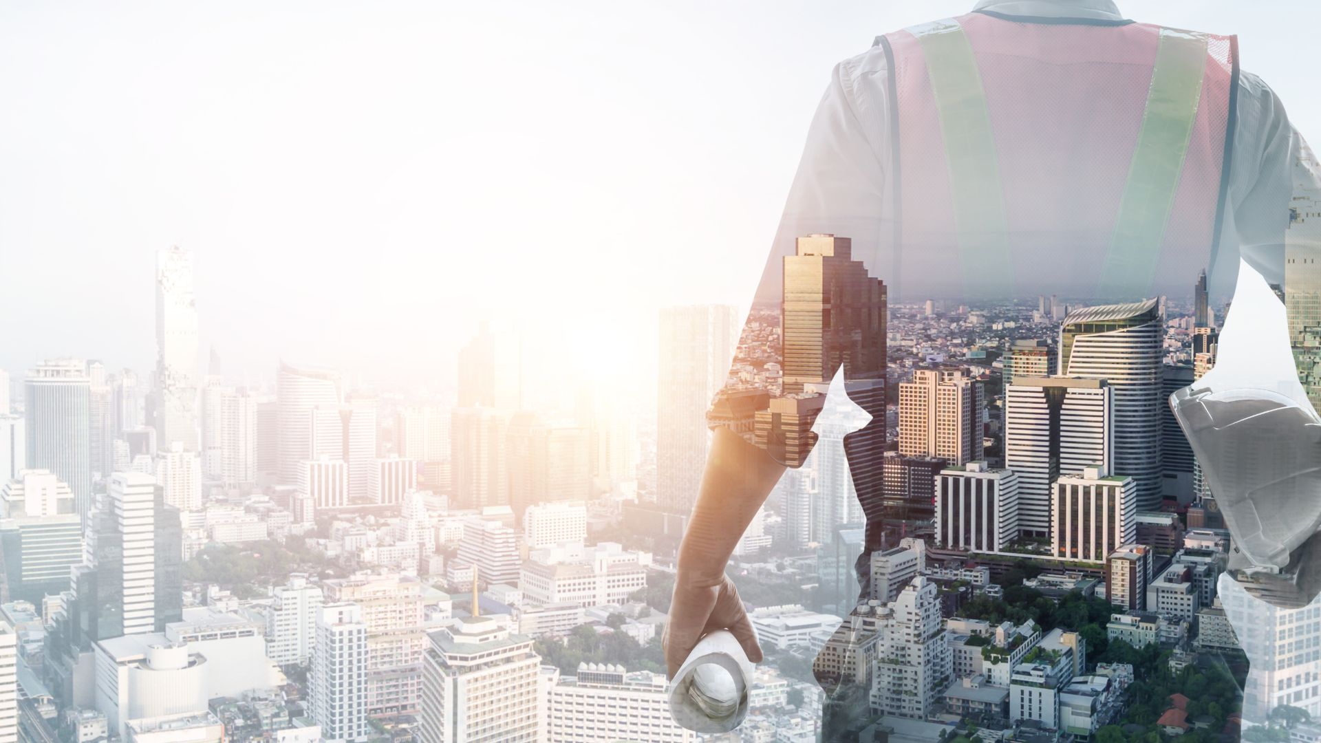 Asesoría jurídica experta en seguros para proyectos de infraestructura en Colombia.